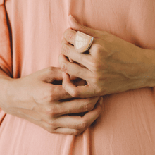 Load image into Gallery viewer, common opal