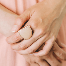 Load image into Gallery viewer, common opal